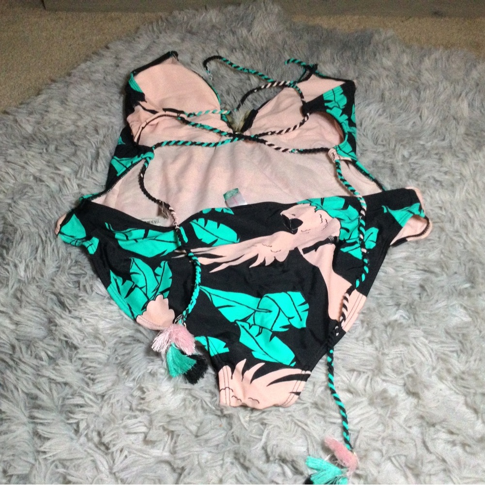 Bathing suit